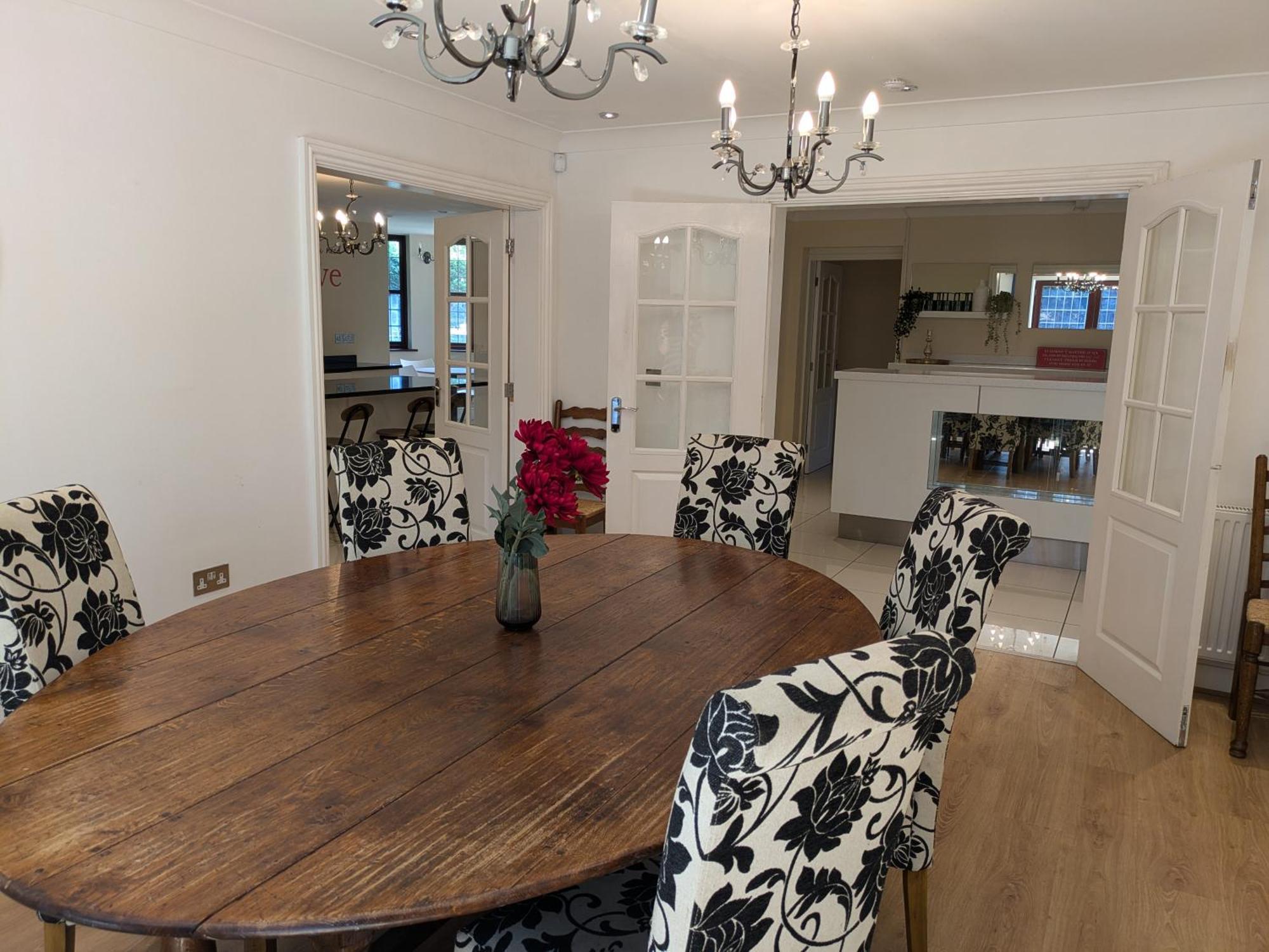 Spacious Home For Large Families And Contractors Wolverhampton Exterior photo